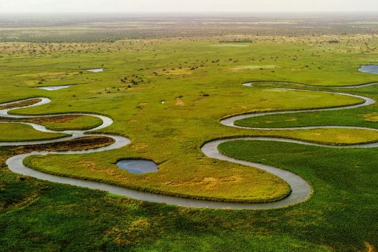 découvrez l'univers fascinant des drones, leurs applications variées, des conseils d'achat et les dernières tendances technologiques pour débutants et passionnés. explorez comment ces appareils révolutionnent la photographie, la livraison et bien plus encore.