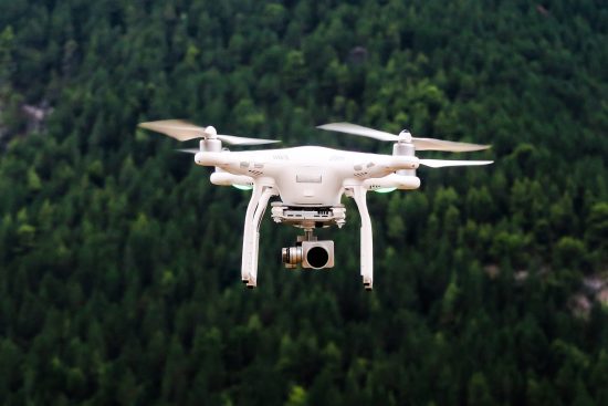 découvrez le monde fascinant des drones : technologies innovantes, applications variées dans l'industrie, la photographie, et bien plus. apprenez comment ces appareils volants révolutionnent notre quotidien et explorez les meilleurs modèles disponibles.