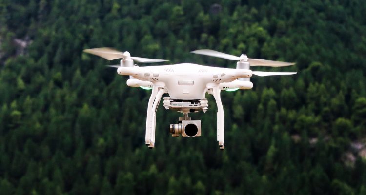 découvrez le monde fascinant des drones : technologies innovantes, applications variées dans l'industrie, la photographie, et bien plus. apprenez comment ces appareils volants révolutionnent notre quotidien et explorez les meilleurs modèles disponibles.