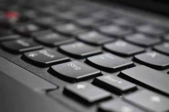 découvrez l'univers lenovo : des ordinateurs portables innovants, des stations de travail puissantes et des accessoires de haute qualité. performance, design et fiabilité au service de vos besoins professionnels et personnels.
