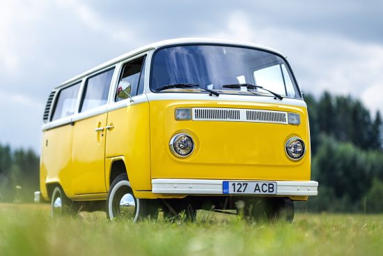 découvrez l'avenir de la mobilité avec les véhicules autonomes. explorez comment cette technologie révolutionnaire transforme notre façon de conduire, améliorant la sécurité, l'efficacité et le confort des trajets quotidiens.