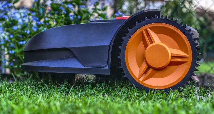 découvrez nos tondeuses robotiques, l'allié parfait pour entretenir votre pelouse sans effort. profitez d'une technologie avancée, d'une coupe précise et d'une gestion intelligente des terrains. simplifiez votre jardinage avec les meilleures tondeuses automatiques du marché!