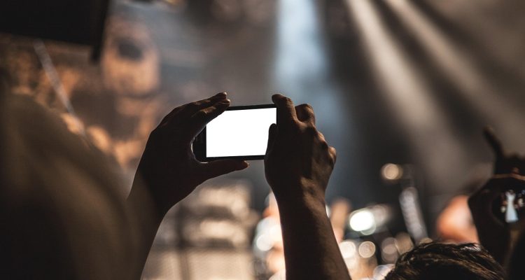 découvrez notre large sélection d'écrans de projection, idéaux pour vos présentations, films ou événements. profitez d'une qualité d'image exceptionnelle et d'une installation simple pour optimiser vos moments de partage.